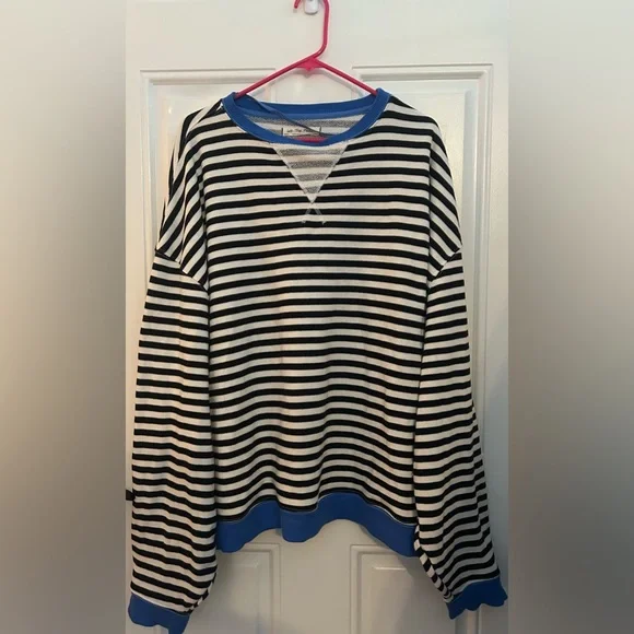 Free People -We the Free Oversized Striped Black & White Crewneck Sweatshirt - Picture 6 of 10